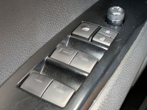 Used 2025 Toyota Camry SE FWD image 23