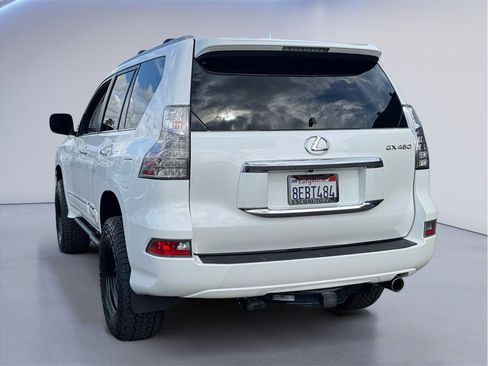 Used 2018 Lexus GX 460 w/ Navigation Package image 4