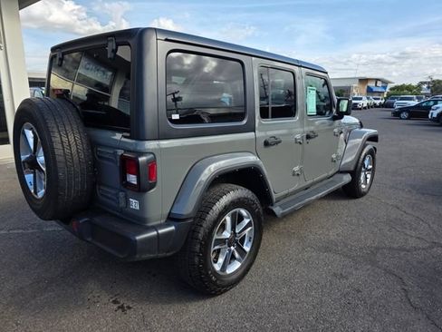 Used 2022 Jeep Wrangler Unlimited Sahara AWD/4WD image 7