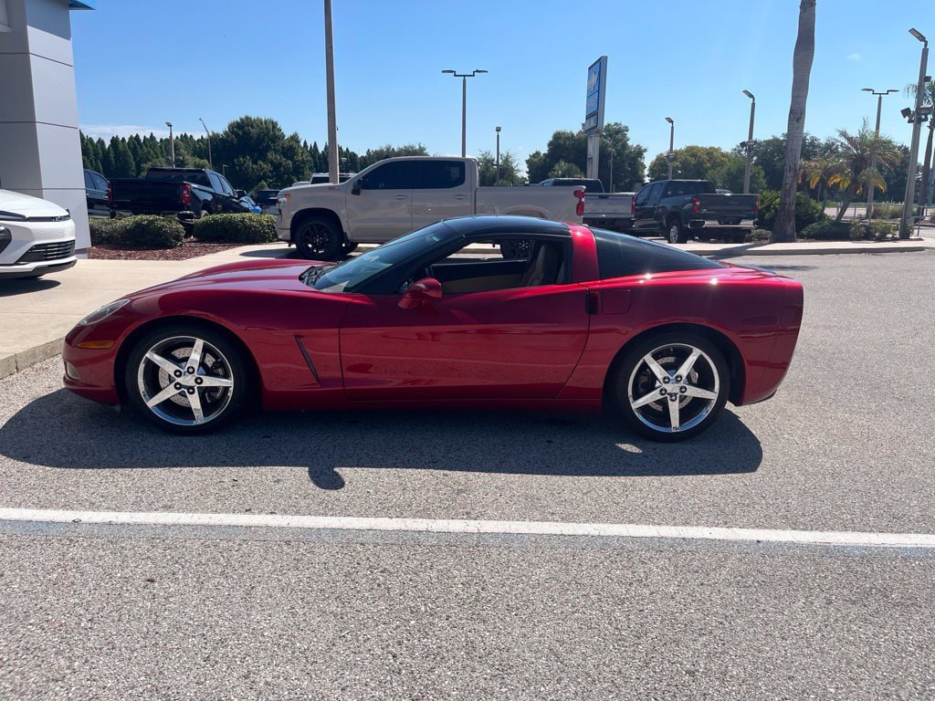 Used 2005 Chevrolet Corvette Coupe w/ Preferred Equipment Group RWD image 5