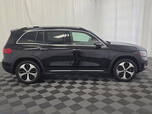 Used 2025 Mercedes-Benz GLB 250 4MATIC image 7