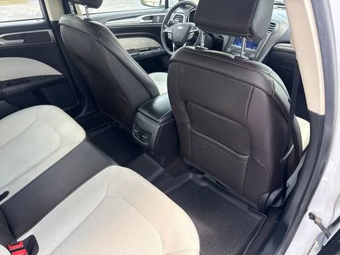 Used 2020 Ford Fusion SE w/ Equipment Group 151A FWD image 22