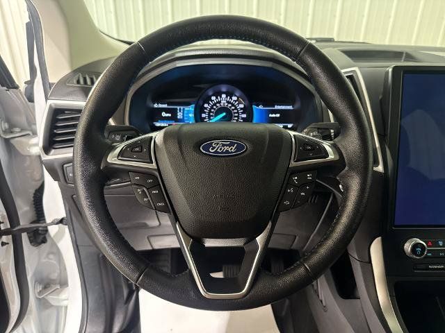 Certified 2022 Ford Edge SEL w/ Convenience Package AWD/4WD image 3