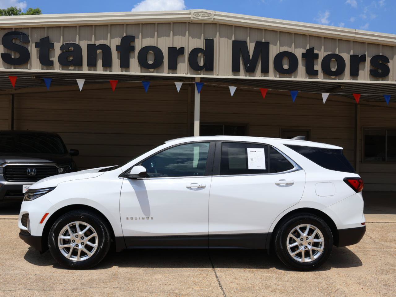 Used 2024 Chevrolet Equinox LT FWD image 3