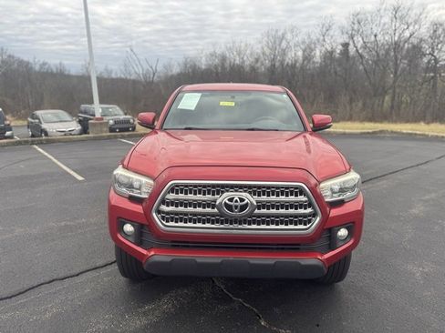 Used 2016 Toyota Tacoma TRD Off-Road image 8