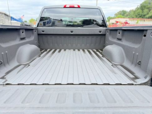 Used 2018 Chevrolet Silverado 1500 LT w/ LPO, Black Pack AWD/4WD image 7