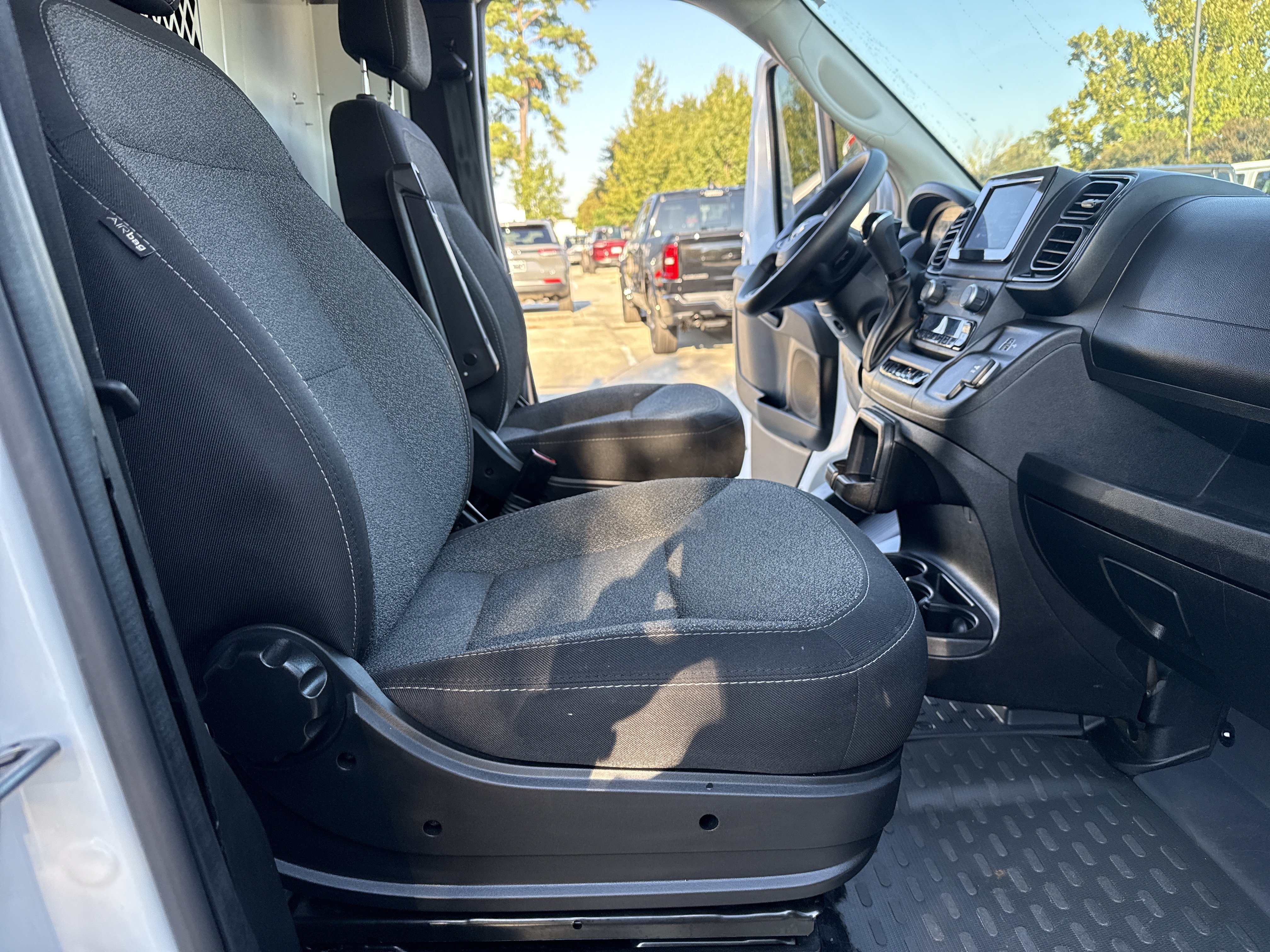 Used 2024 RAM ProMaster 1500 w/ Safety Group FWD image 33
