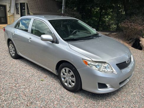 Used 2009 Toyota Corolla LE FWD image 3