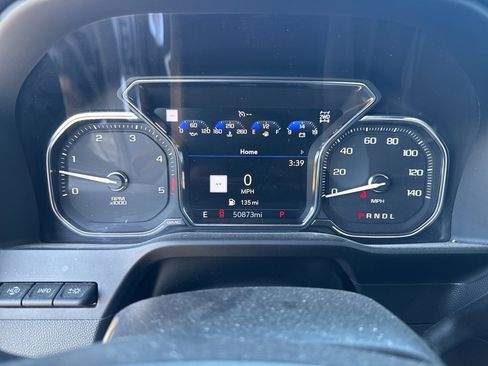 Used 2022 GMC Sierra 2500 AT4 w/ AT4 Premium Plus Package image 2