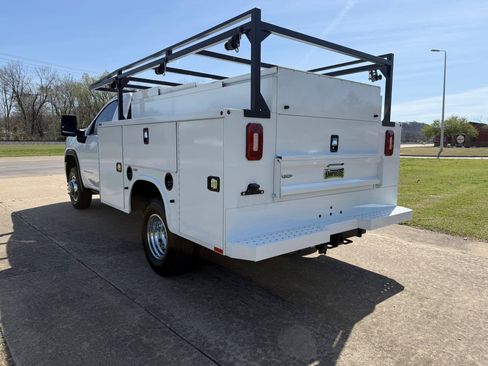 Used 2022 GMC Sierra 3500 Pro w/ Convenience Package AWD/4WD image 6