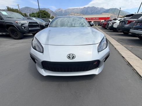 Used 2023 Toyota GR86 w/ ALL Weather Mat Package (TMS) RWD image 9