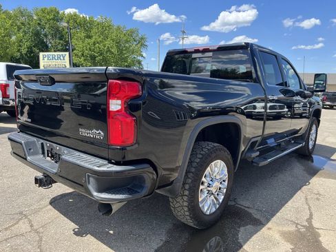 Used 2022 Chevrolet Silverado 2500 High Country w/ Safety Package II AWD/4WD image 6