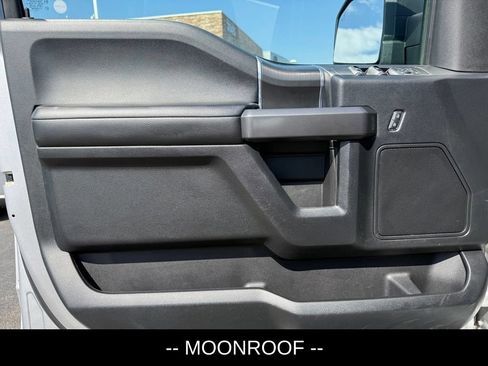 Used 2018 Ford F150 XLT w/ Equipment Group 302A Luxury AWD/4WD image 6