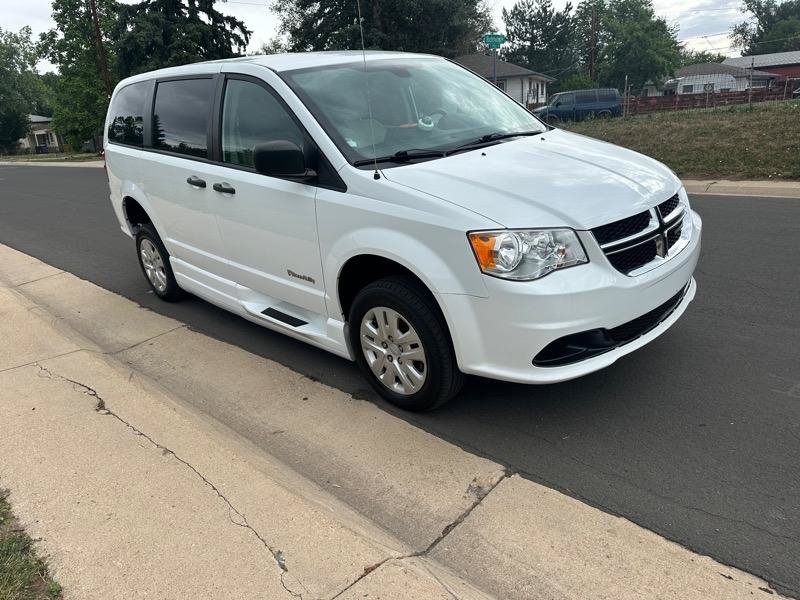 Used 2019 Dodge Grand Caravan SE FWD image 8