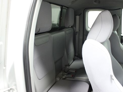 Used 2010 Toyota Tacoma PreRunner image 17