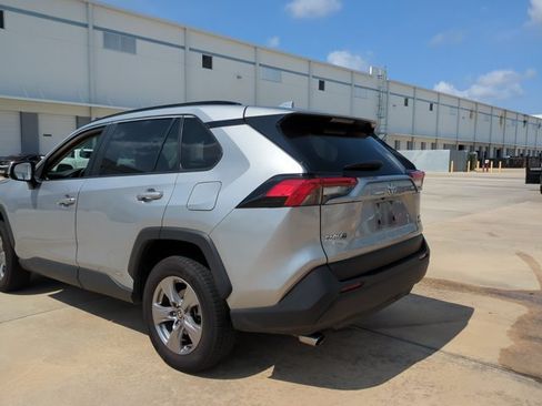 Used 2025 Toyota RAV4 XLE AWD/4WD image 7