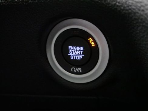 New 2026 Chrysler Pacifica Select image 36