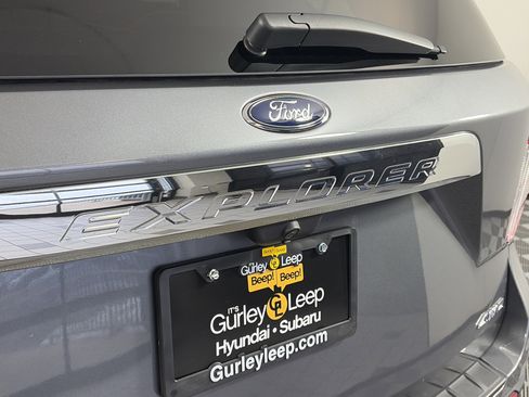 Used 2022 Ford Explorer XLT w/ Equipment Group 202A image 17