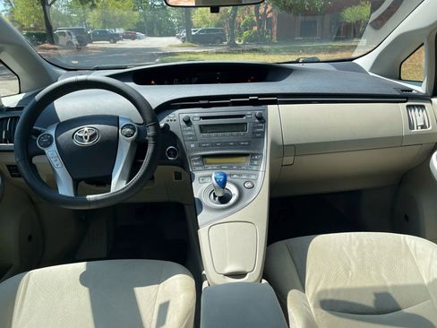 Used 2011 Toyota Prius One image 16