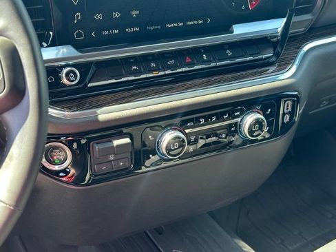 Used 2024 GMC Sierra 1500 Elevation w/ LPO, Elevation Black Package AWD/4WD image 10