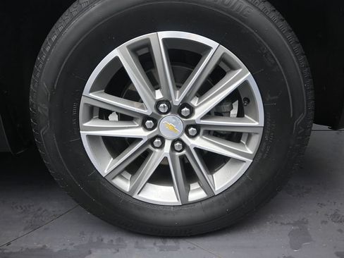 Used 2023 Chevrolet Traverse LT FWD image 10