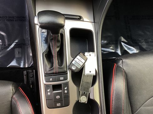 Used 2020 Kia Optima SX image 9