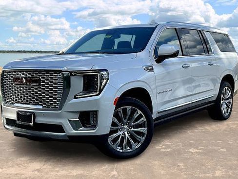 Used 2023 GMC Yukon XL Denali w/ Max Trailering Package image 3