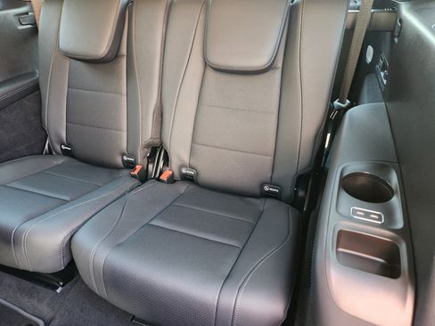 Certified 2025 Mercedes-Benz GLS 450 4MATIC image 24