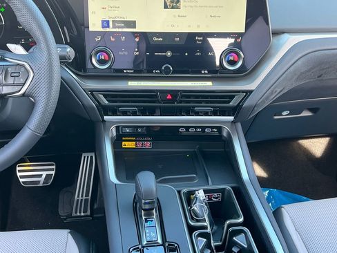 New 2026 Lexus TX 500h AWD image 11