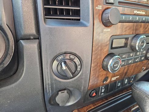 Used 2012 Nissan Titan SL w/ SL Technology Pkg AWD/4WD image 22