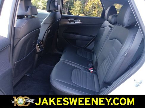 Used 2025 Kia Sportage SX AWD/4WD image 13