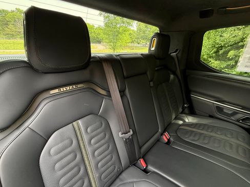 Used 2024 Rivian R1T Adventure AWD/4WD image 32