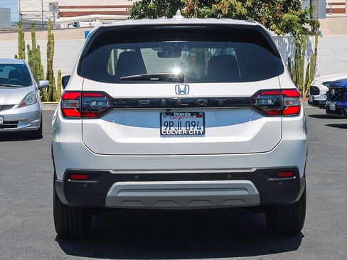 Used 2025 Honda Pilot EX-L image 8