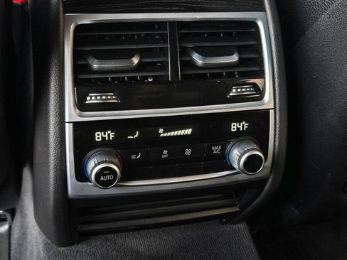 Used 2022 BMW 740i w/ M Sport Package RWD image 17