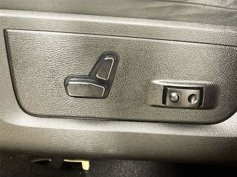 Used 2023 RAM 1500 Classic SLT w/ Protection Group AWD/4WD image 20