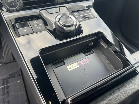 Used 2023 Subaru Solterra AWD image 28