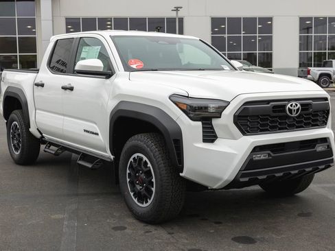 New 2026 Toyota Tacoma TRD Off-Road AWD/4WD image 3