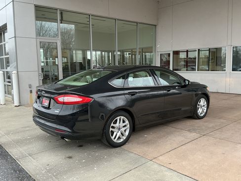 Used 2015 Ford Fusion SE image 22