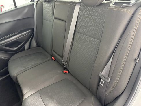 Used 2018 Chevrolet Trax LS AWD/4WD image 31