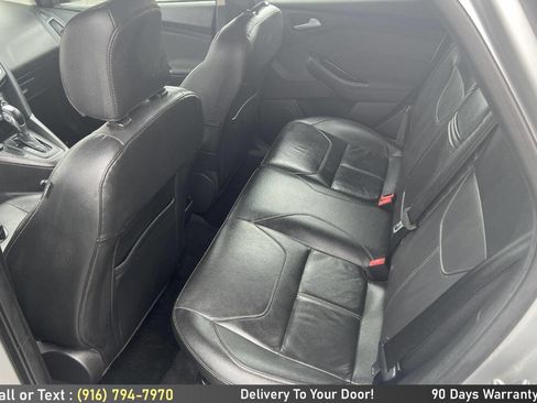 Used 2015 Ford Focus SE w/ Equipment Group 201A FWD image 14