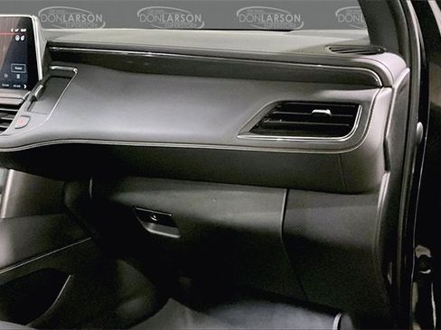 Used 2023 GMC Yukon XL AT4 image 31