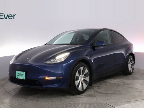 Used 2022 Tesla Model Y Long Range image 2