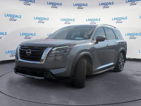Used 2025 Nissan Pathfinder Platinum w/ Cargo Package FWD image 11