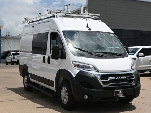 Used 2025 RAM ProMaster 1500 w/ Quick Order Package 22G SLT FWD image 9