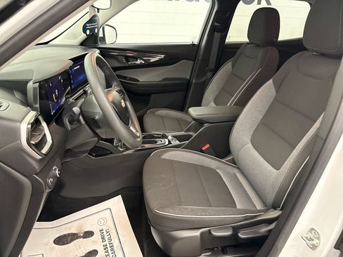 Certified 2024 Chevrolet TrailBlazer LT w/ Driver Confidence Package FWD image 11