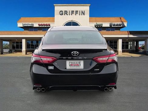 Used 2018 Toyota Camry XSE FWD image 8
