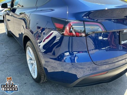 Used 2023 Tesla Model Y Long Range AWD/4WD image 91
