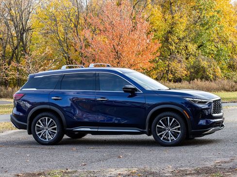 Used 2022 INFINITI QX60 Sensory w/ Cargo Package FWD image 3