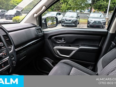 Used 2024 Nissan Titan SV w/ SV Convenience Package RWD image 38