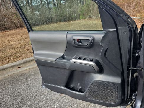 Used 2022 Toyota Tacoma SR5 image 26